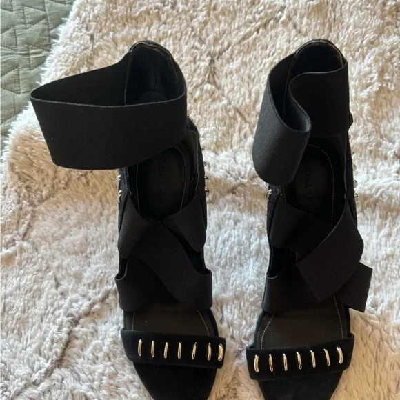 ( Kendall + Kylie) Elegant Black High Heel Sandals - Picture 3 of 11